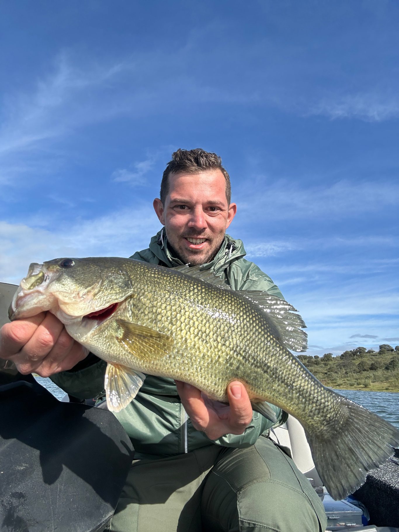 Schwarzbarsch angeln Orellana Stausee